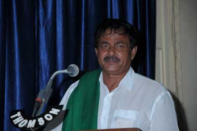 ಗೋಹತ್ಯೆಗಿಂತ ಮೊದಲು ರೈತರ ಹತ್ಯೆ ನಿಲ್ಲಿಸಿ: ಕೆ.ಎಸ್.ಪುಟ್ಟಣ್ಣಯ್ಯ